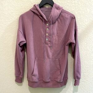 Small buttoned gray hoodie